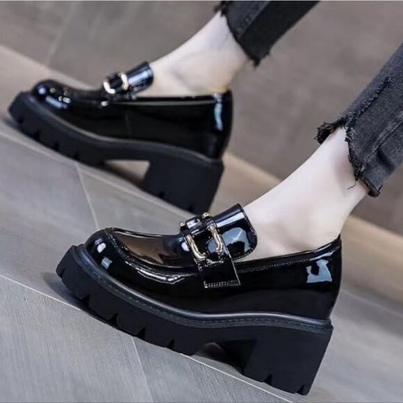 BRAND NEW MADDEN GIRL PLATFORM PATENT LEATHER CHUNKY HEEL  WITH CHAIN LO… - Picture 1 of 14